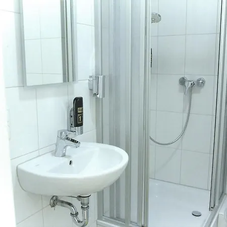 Bestprice Hauptbahnhof 2*
